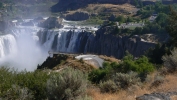 PICTURES/Shoshone Falls - Idaho/t_Falls, Town & Overlook.JPG